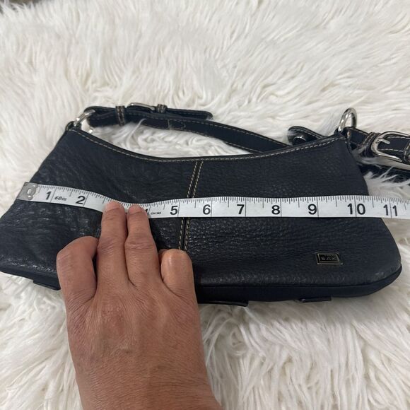 The Sak Y2K Elegant Black Leather Shoulder Bag - Picture 4 of 8